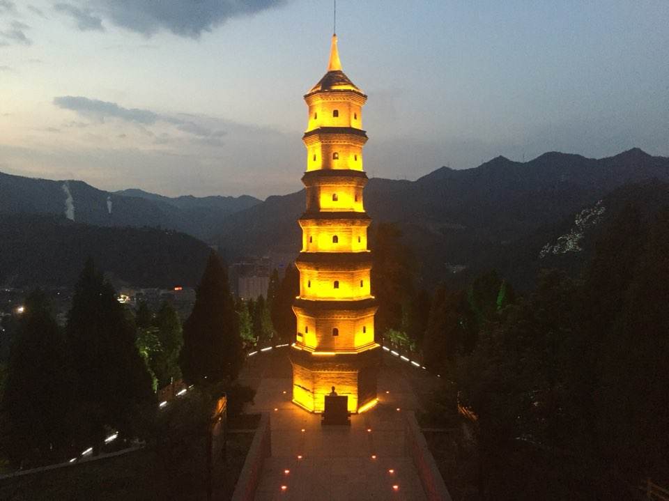 【钢城文苑】山城之美