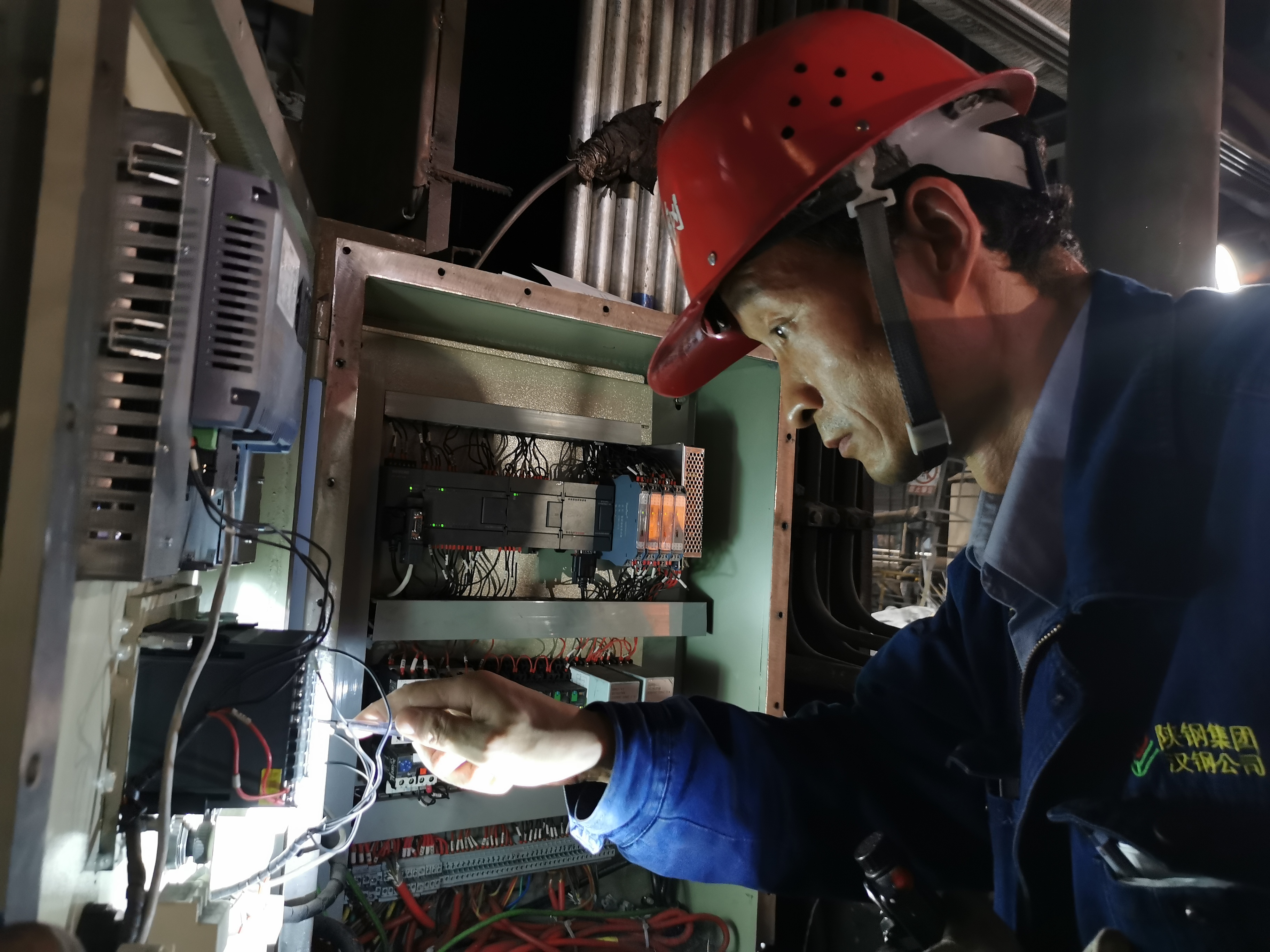 实干担当照亮检修人的初心使命----记汉钢公司系统检修先进个人刘战军