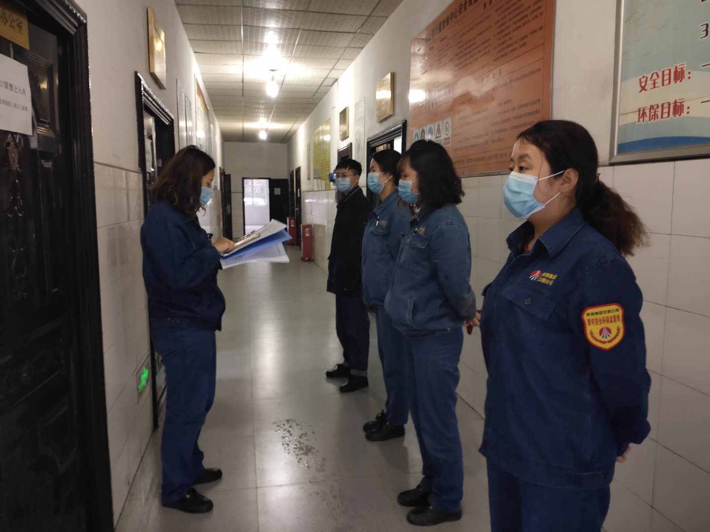 【一线风采】住我对门的女子 【一线风采】住我对门的女子