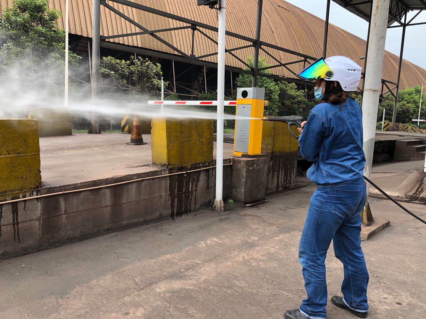 【一线风采】住我对门的女子 【一线风采】住我对门的女子