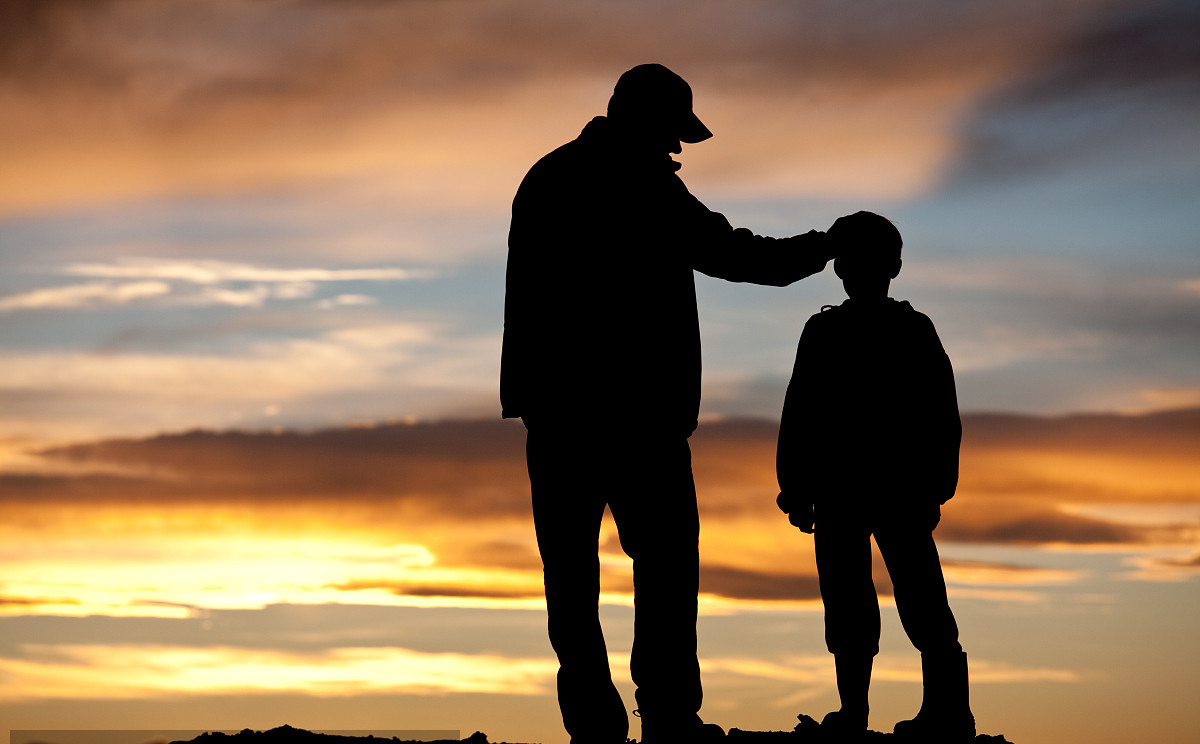 【钢城文苑】父亲的“熊猫臂”