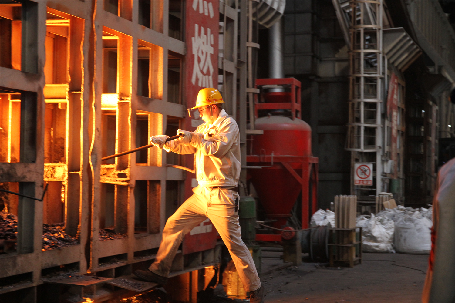 【钢城文苑】在平凡中“不凡”