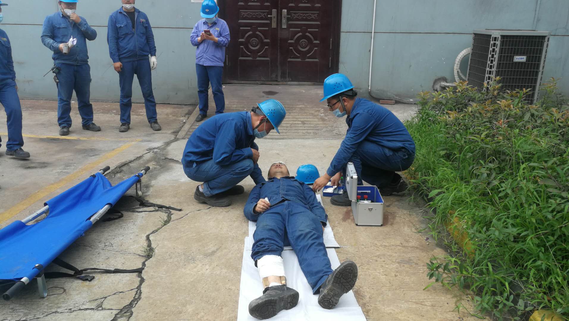 亮、早、快,细耕安全警示“责任田” 亮、早、快,细耕安全警示“责任田”