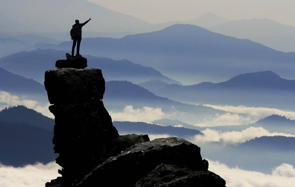 立足本职  坚定初心