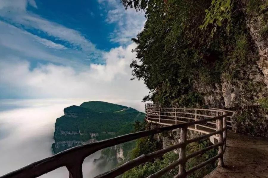 秋日里的龙头山