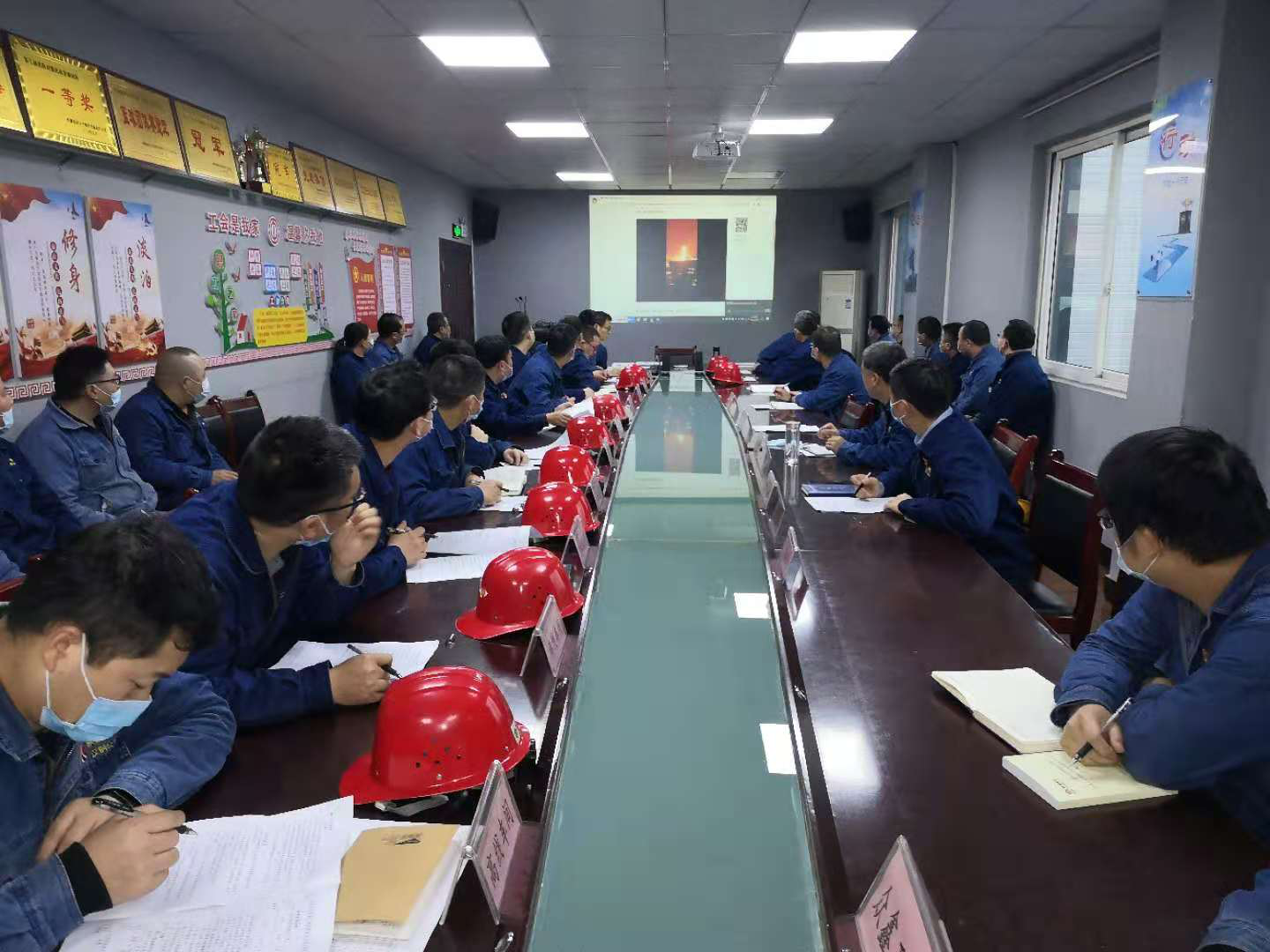 齐抓共管保“百日安全”活动圆满收官