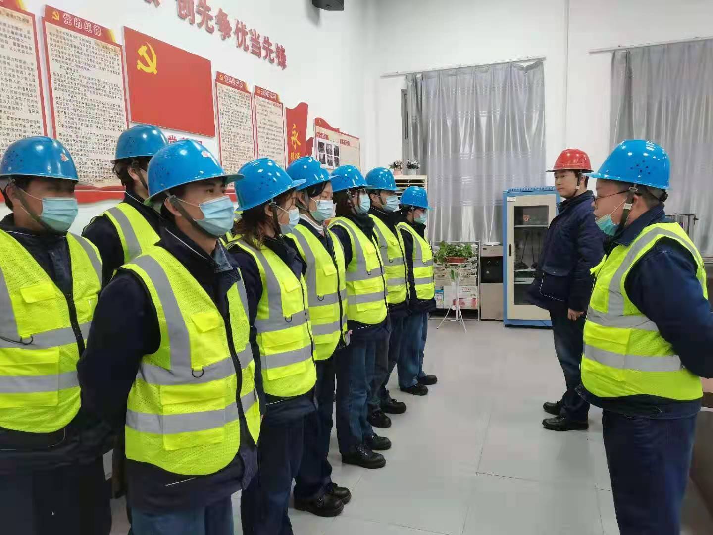 冲刺全年安全 我们很较真儿 冲刺全年安全 我们很较真儿