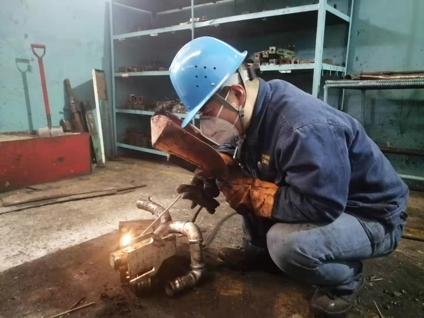 挥洒青春为轧线，无悔付出谱华章 ——记陕钢集团2020年度先进工作者刘伟