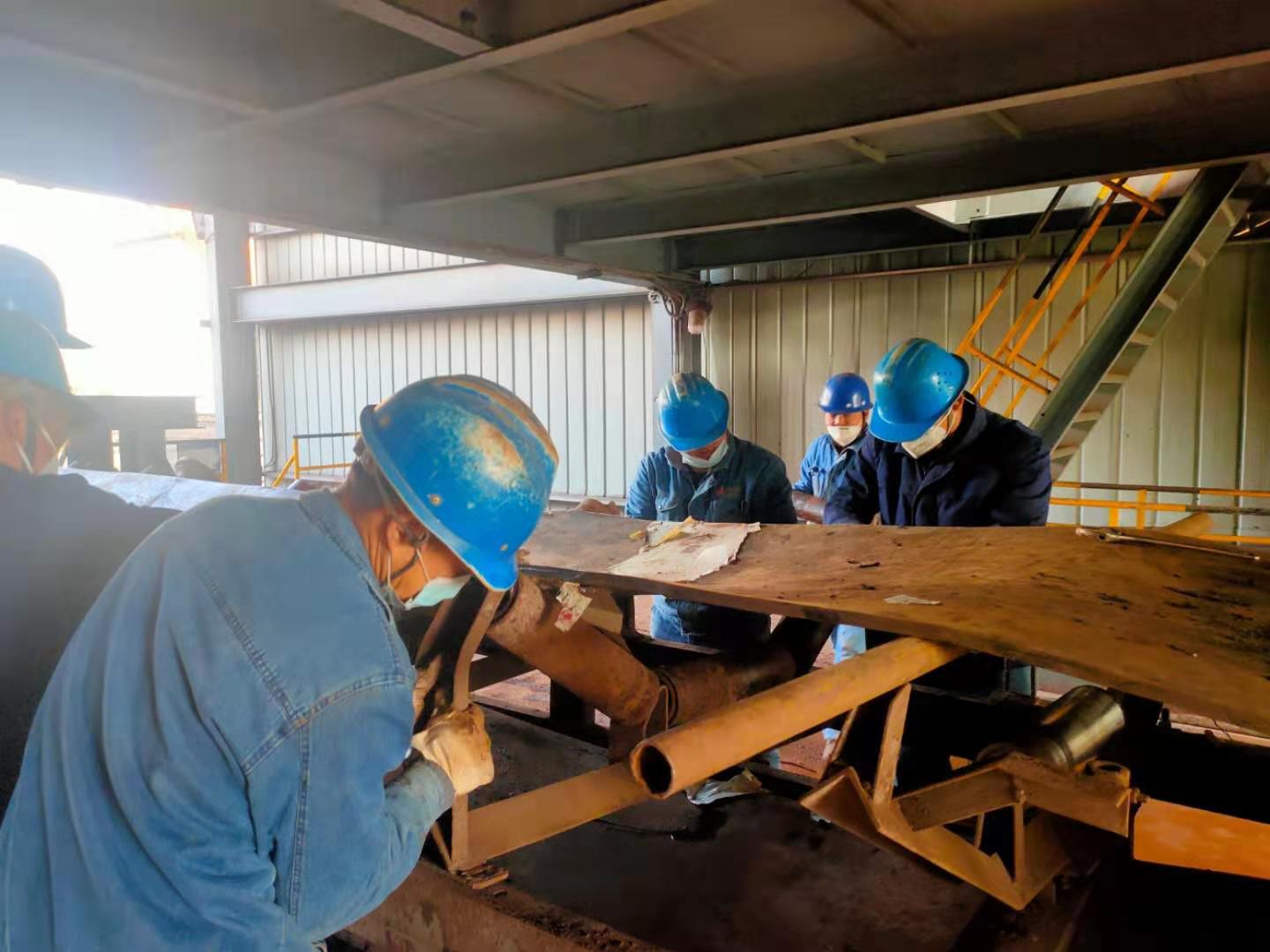 无畏艰难战寒冬 全力打好“收官战” -烧结厂265㎡烧结机检修工作纪实