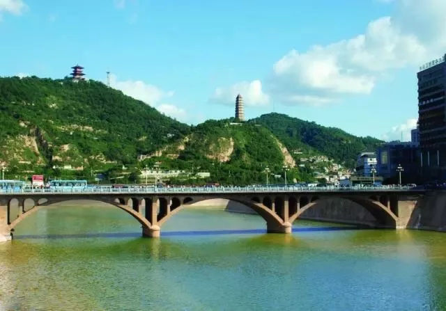 延安精神永放光芒 延安精神永放光芒