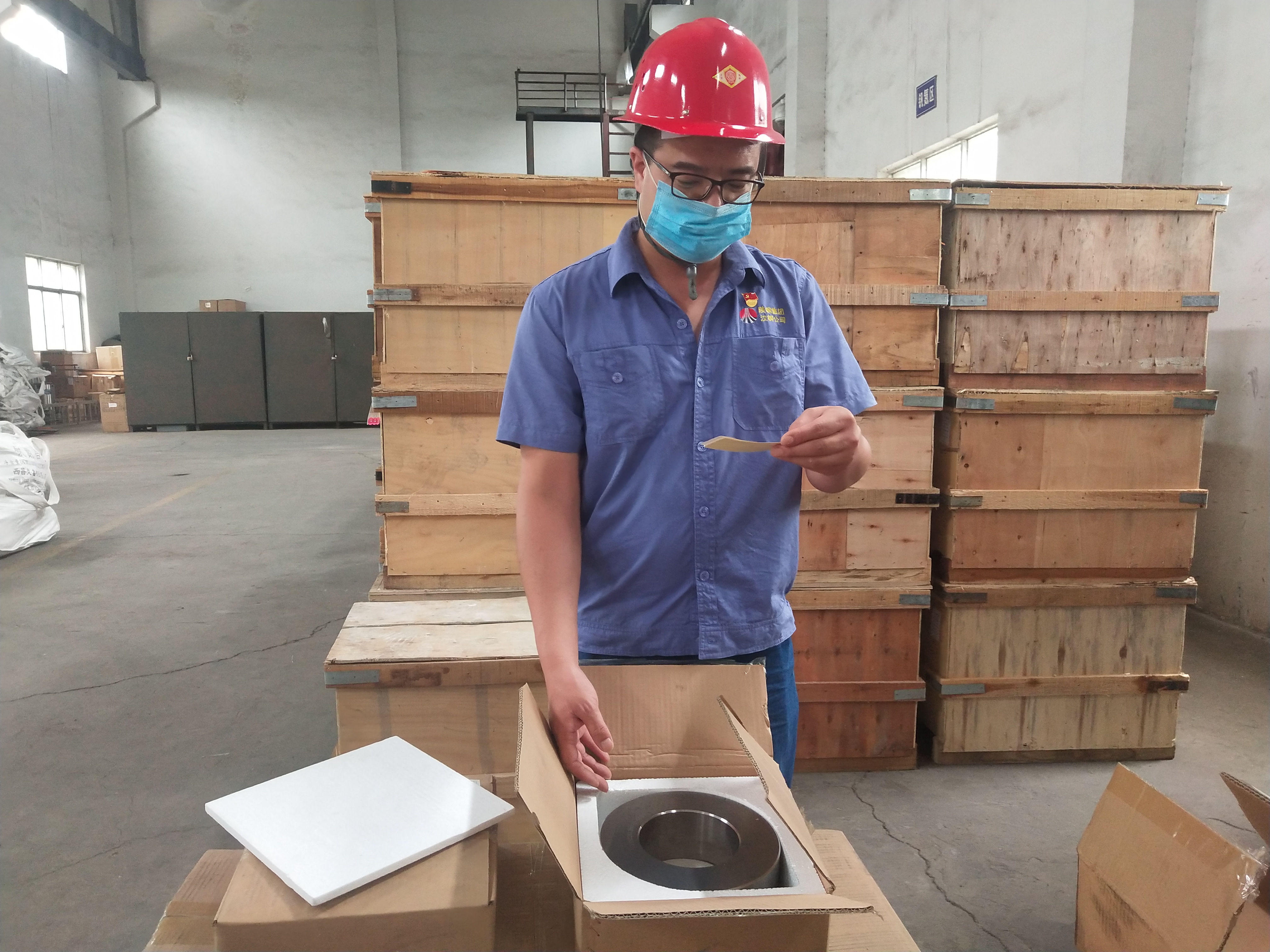 【星耀钢城】不忘初心跟党走 锐意进取创未来 ——记陕钢集团优秀共产党员包伟