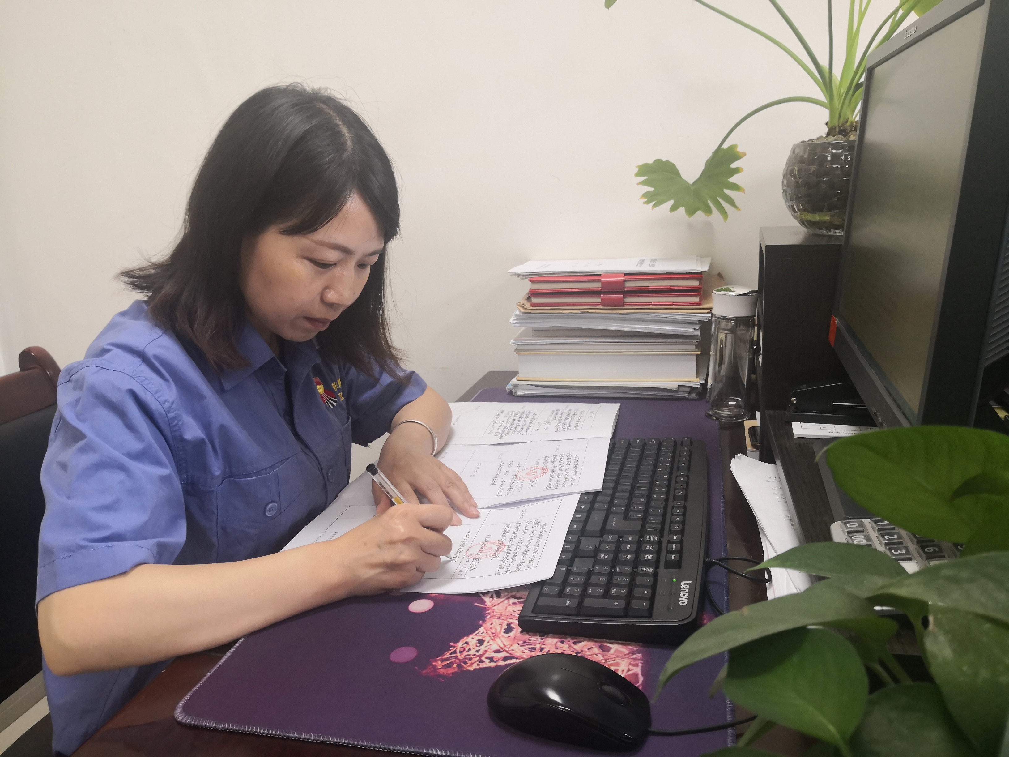 【星耀钢城】人生到处皆如似，永葆底色炼“红心” ——记陕钢集团优秀党务工作者王华