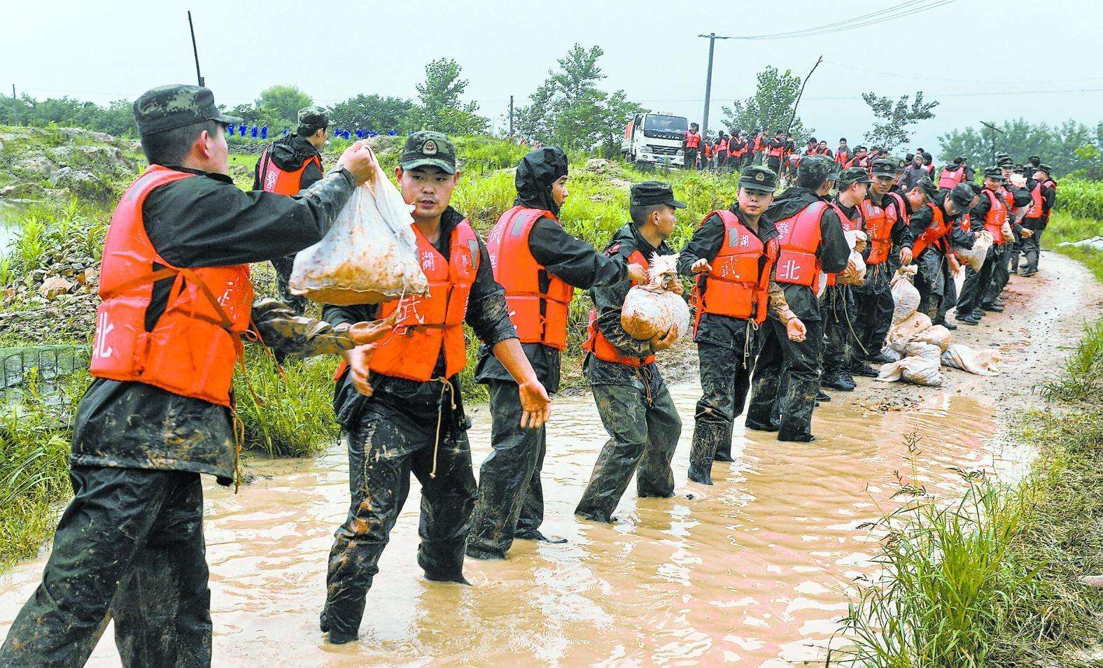 【钢城文苑】“八一”军人颂 【钢城文苑】“八一”军人颂